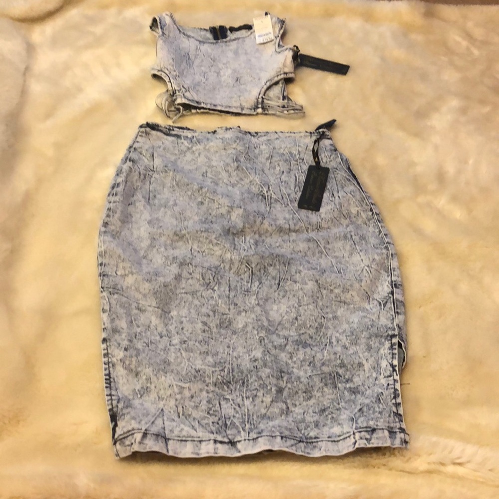 Discovery Clothing pencil skirt and top